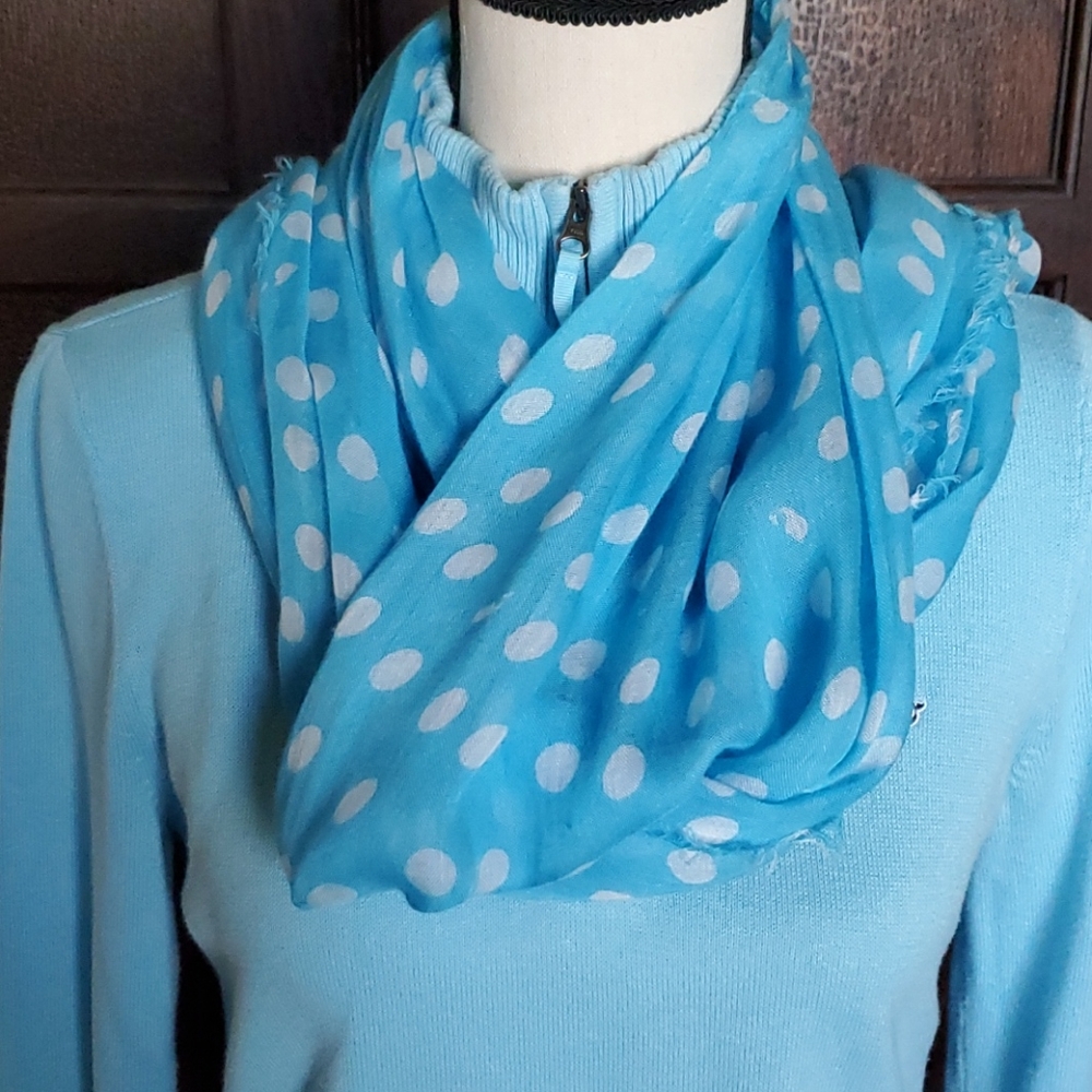 Vineyard vines women's Lt blue scarf